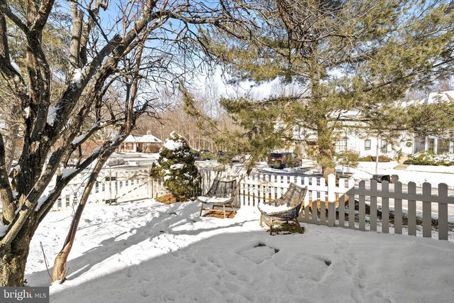 8 CHIPPIN CT, Robbinsville, NJ 08691