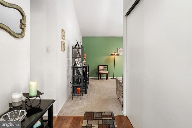 8 CHIPPIN CT, Robbinsville, NJ 08691