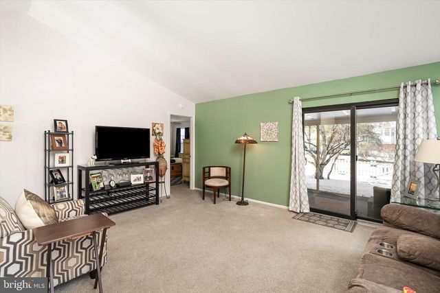 8 CHIPPIN CT, Robbinsville, NJ 08691