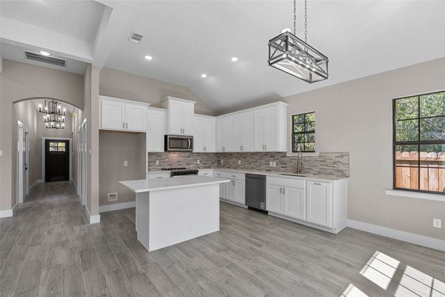 3025 Red Oak Drive, Granbury, TX 76048