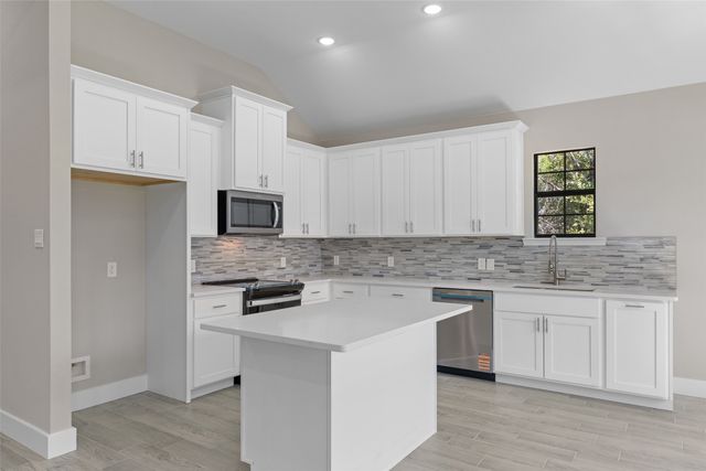 3025 Red Oak Drive, Granbury, TX 76048