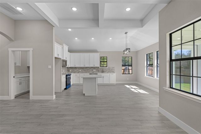 3025 Red Oak Drive, Granbury, TX 76048