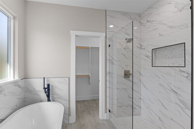 3025 Red Oak Drive, Granbury, TX 76048