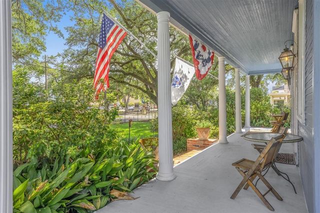 905 Pujo Street, Lake Charles, LA 70601