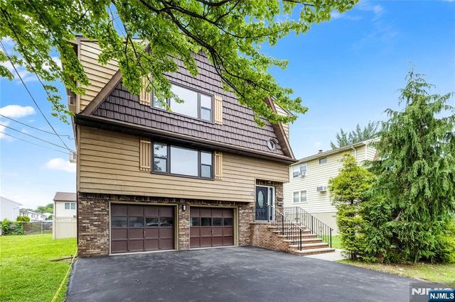102 Gall Court, Elmwood Park, NJ 07407