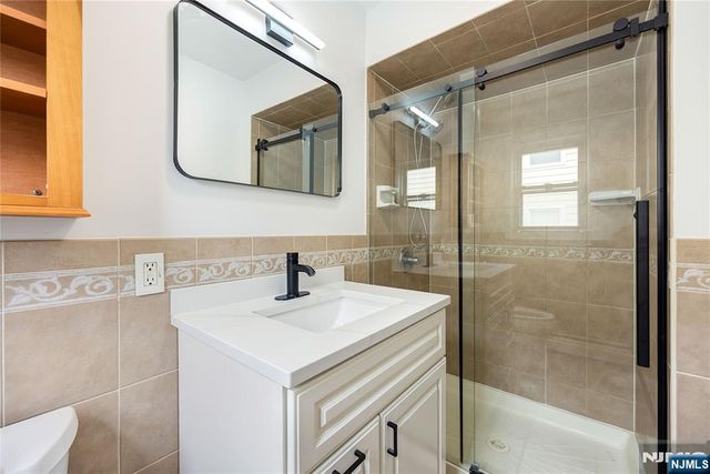 102 Gall Court, Elmwood Park, NJ 07407