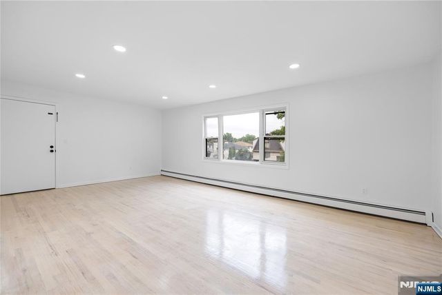102 Gall Court, Elmwood Park, NJ 07407