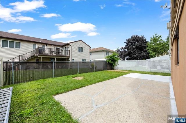 102 Gall Court, Elmwood Park, NJ 07407
