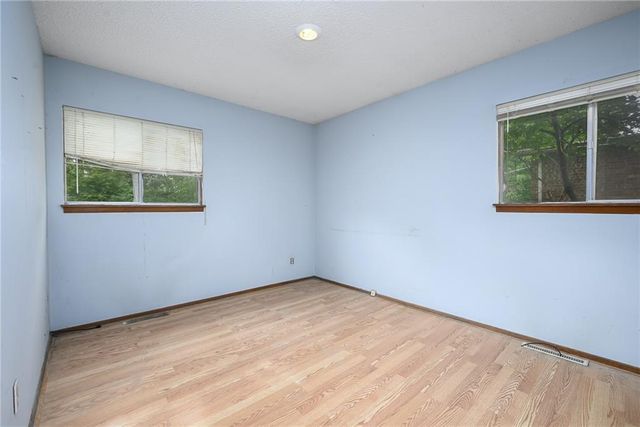 8436 Kessler Street, Overland Park, KS 66212