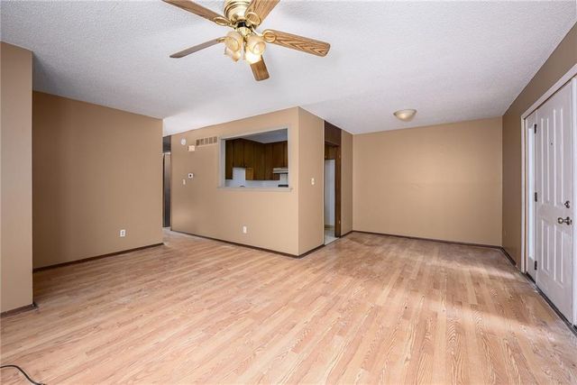 8436 Kessler Street, Overland Park, KS 66212