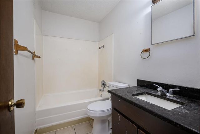 8436 Kessler Street, Overland Park, KS 66212