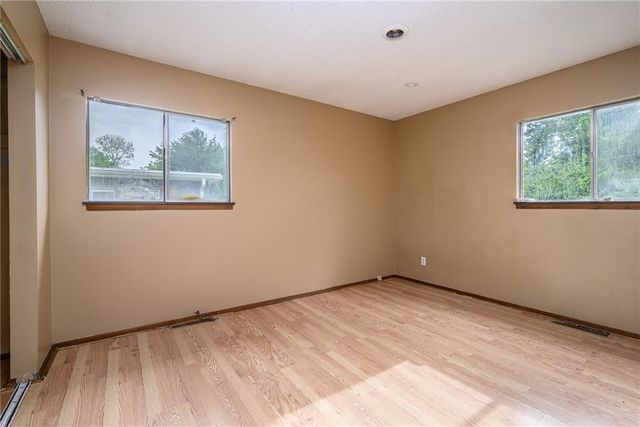 8436 Kessler Street, Overland Park, KS 66212