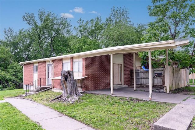 8436 Kessler Street, Overland Park, KS 66212
