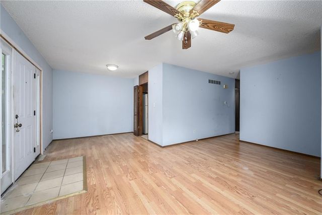8436 Kessler Street, Overland Park, KS 66212