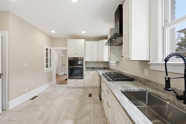 1224 7th Avenue, Bristol, TN 37620