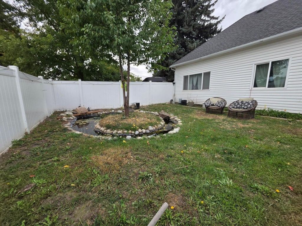117 E State St, St John, WA 99171 photo 2