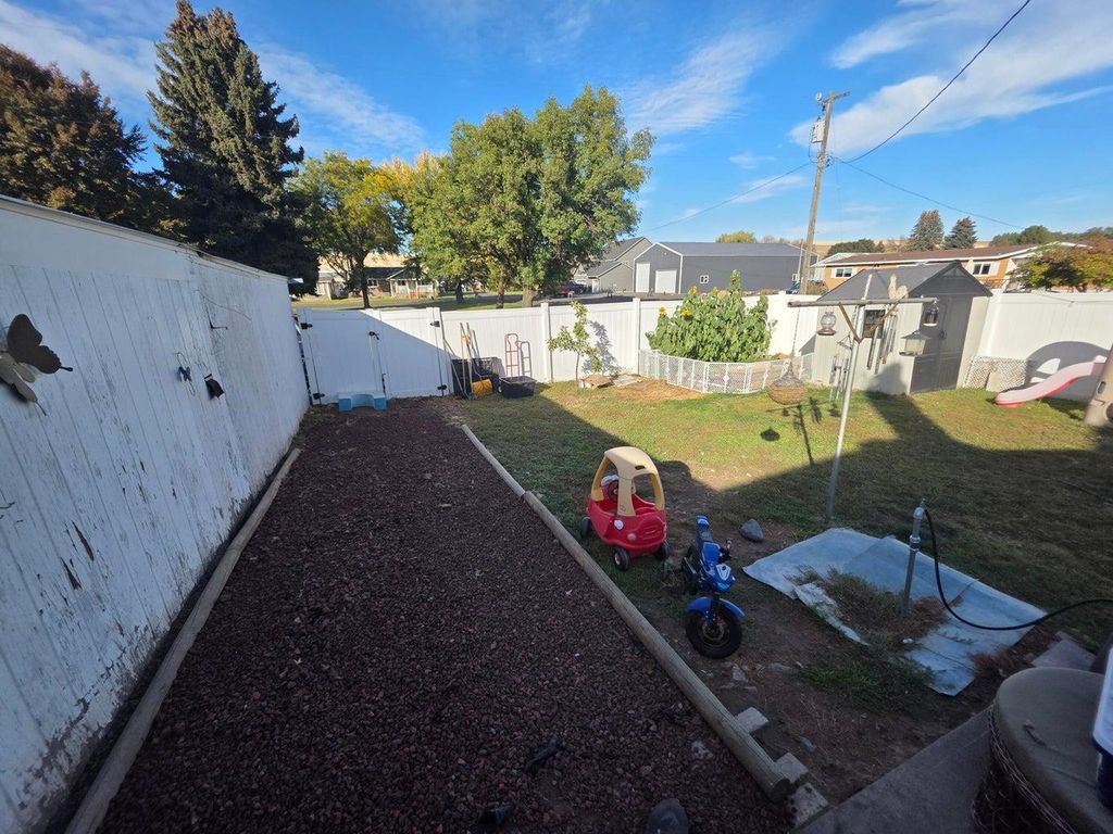117 E State St, St John, WA 99171 photo 4