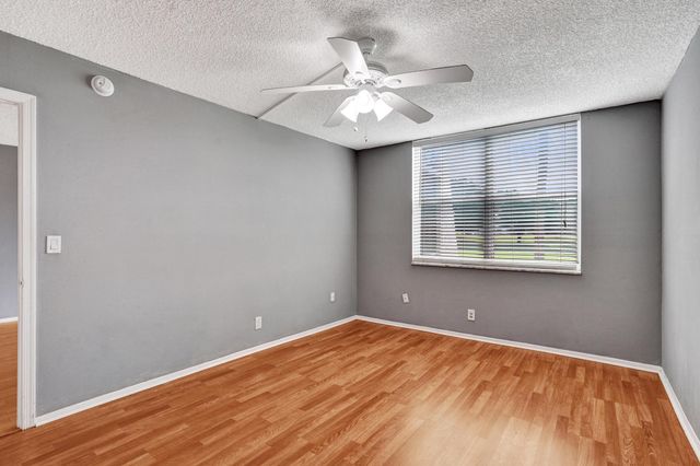 9460 Poinciana Place 101, Davie, FL 33324