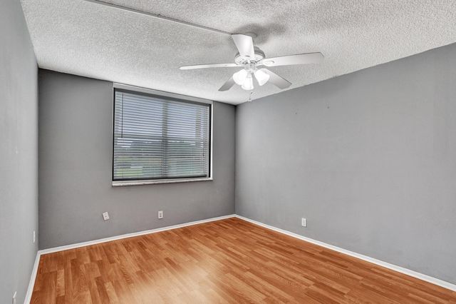 9460 Poinciana Place 101, Davie, FL 33324