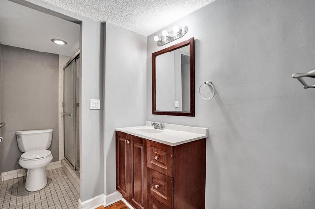 9460 Poinciana Place 101, Davie, FL 33324