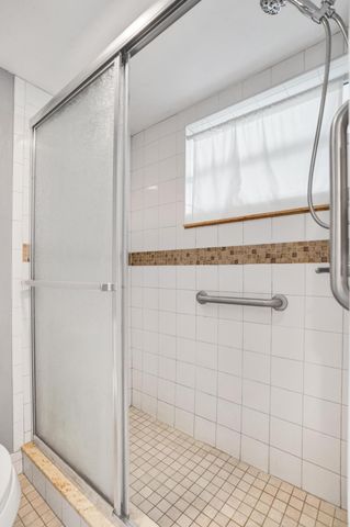 9460 Poinciana Place 101, Davie, FL 33324