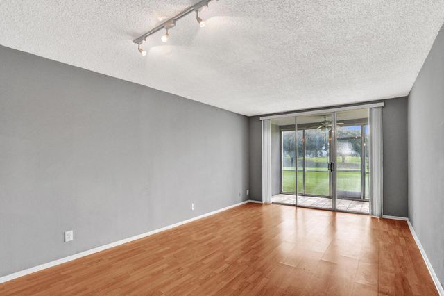9460 Poinciana Place 101, Davie, FL 33324