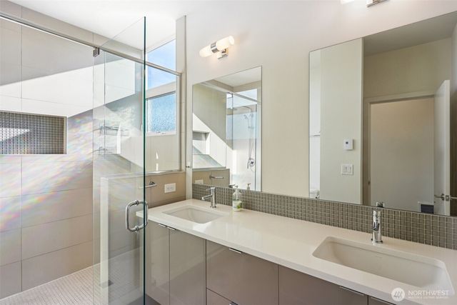 8501 14th Avenue NW, Seattle, WA 98117