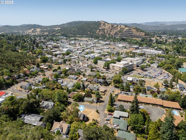 309 Se Ella St, Roseburg, OR 97470