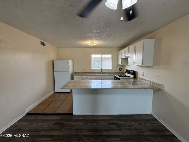 2151 S Winstel Avenue, Tucson, AZ 85713