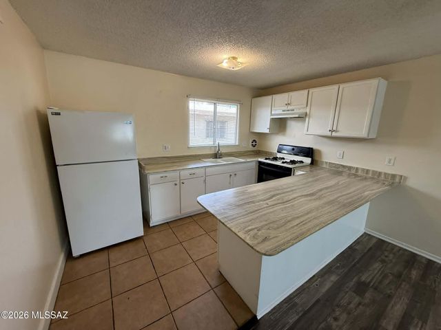 2151 S Winstel Avenue, Tucson, AZ 85713