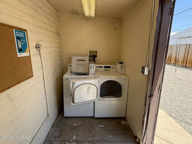 2151 S Winstel Avenue, Tucson, AZ 85713