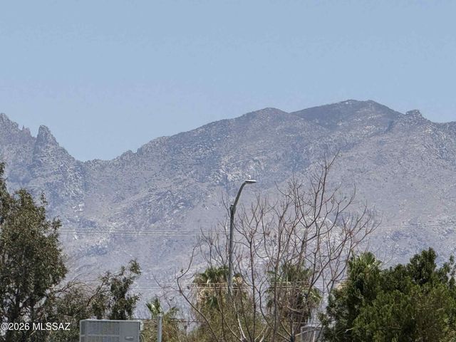 2151 S Winstel Avenue, Tucson, AZ 85713
