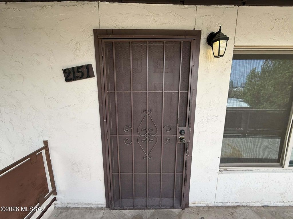 2151 S Winstel Avenue, Tucson, AZ 85713