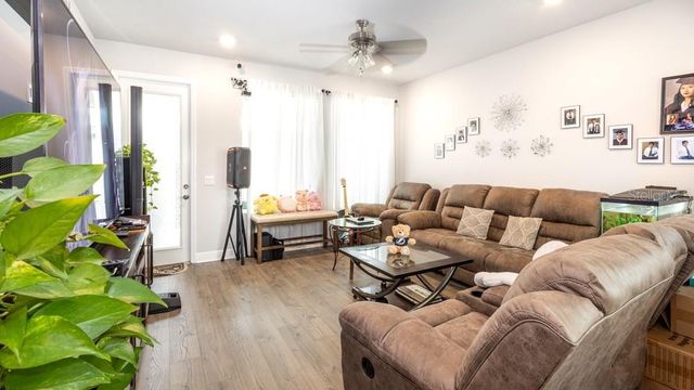 3633 PERSIMMON PARK DRIVE, Wesley Chapel, FL 33543