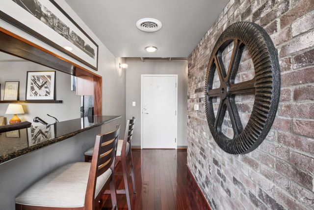 700 Church St Apt 901, Nashville, TN 37203