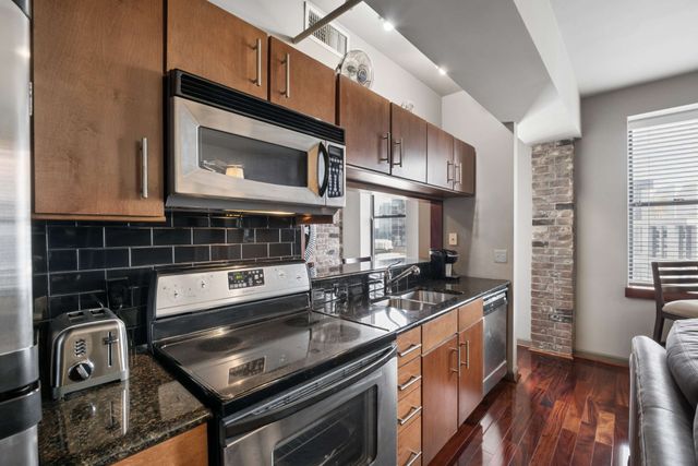 700 Church St Apt 901, Nashville, TN 37203