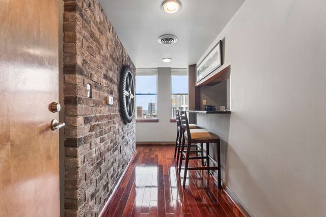 700 Church St Apt 901, Nashville, TN 37203