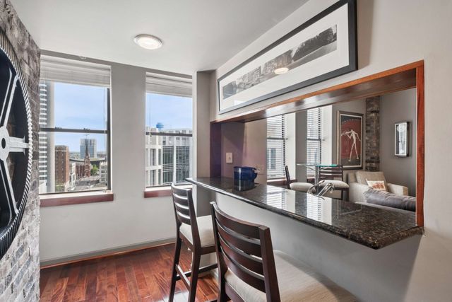 700 Church St Apt 901, Nashville, TN 37203