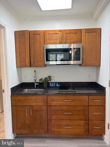 541-2 FLOOR WASHINGTON AVE, Philadelphia, PA 19147