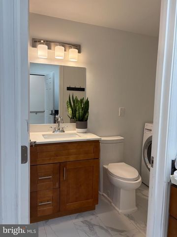 541-2 FLOOR WASHINGTON AVE, Philadelphia, PA 19147