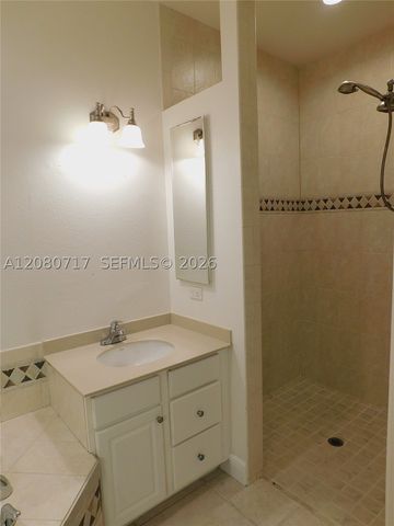 617 SE 7 ST A, Cape Coral, FL 33990