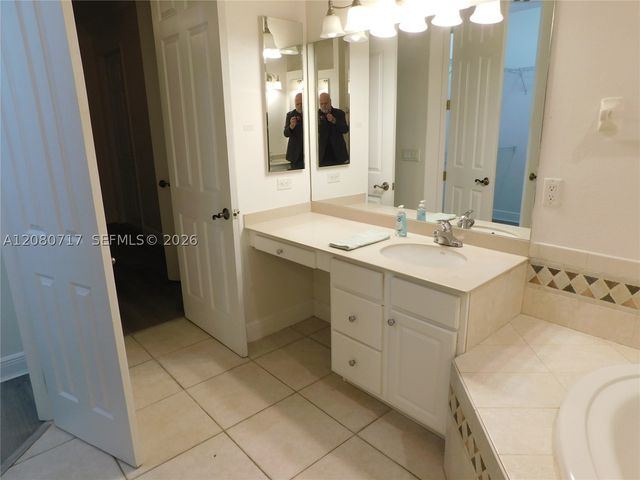 617 SE 7 ST A, Cape Coral, FL 33990