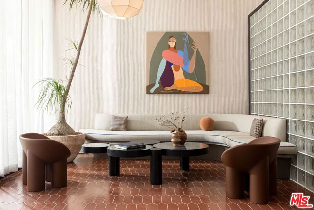 7617 Santa Monica Boulevard 220, West Hollywood, CA 90046
