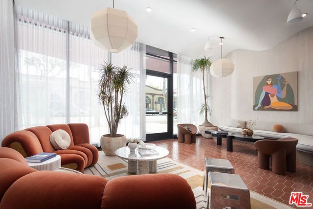 7617 Santa Monica Boulevard 220, West Hollywood, CA 90046
