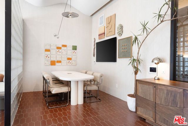 7617 Santa Monica Boulevard 220, West Hollywood, CA 90046