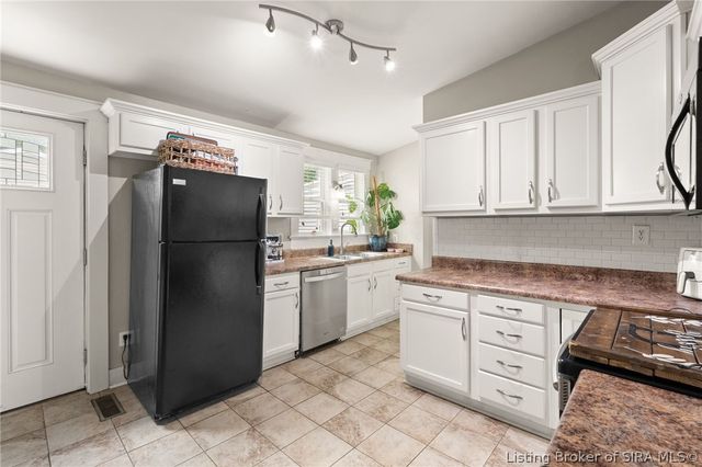 329 E 14th Street, New Albany, IN 47150