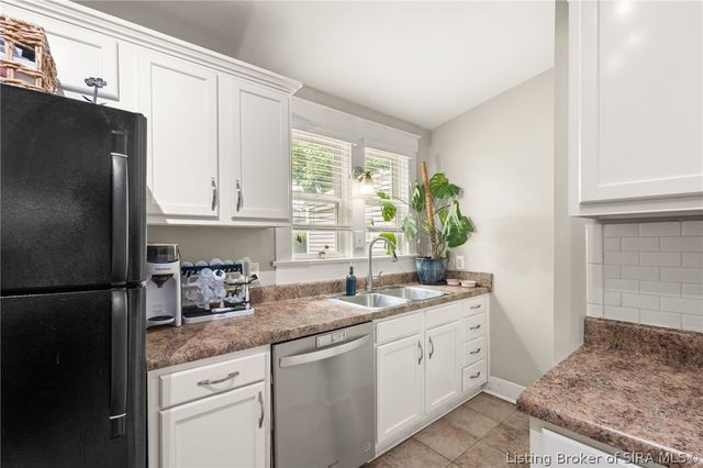 329 E 14th Street, New Albany, IN 47150
