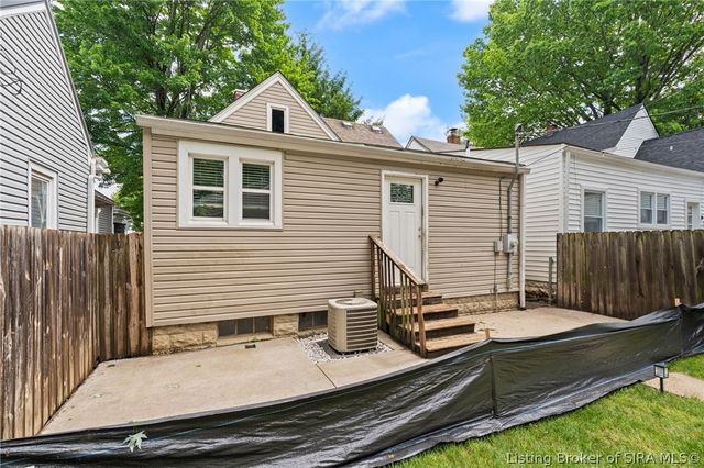 329 E 14th Street, New Albany, IN 47150