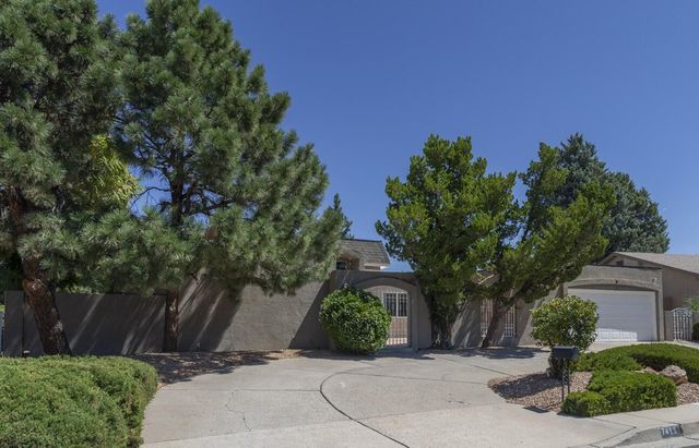 7413 El Morro Road NE, Albuquerque, NM 87109