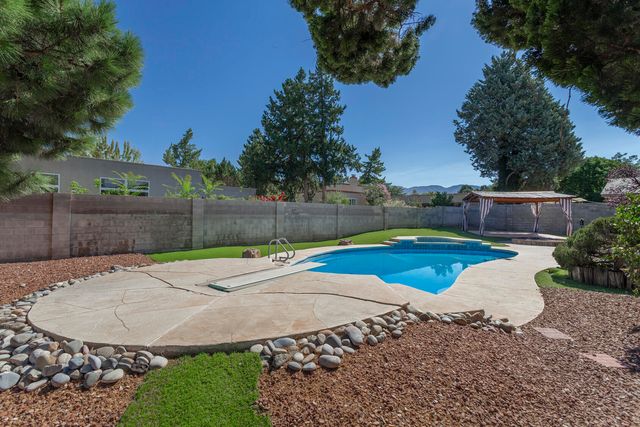 7413 El Morro Road NE, Albuquerque, NM 87109
